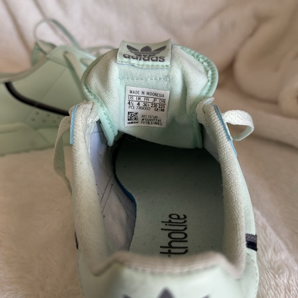 Adidas Mint Continental 80s- Kids size 4.5 - Picture 5 of 7
